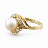 Chic Pearl & Radiant Gold Ring